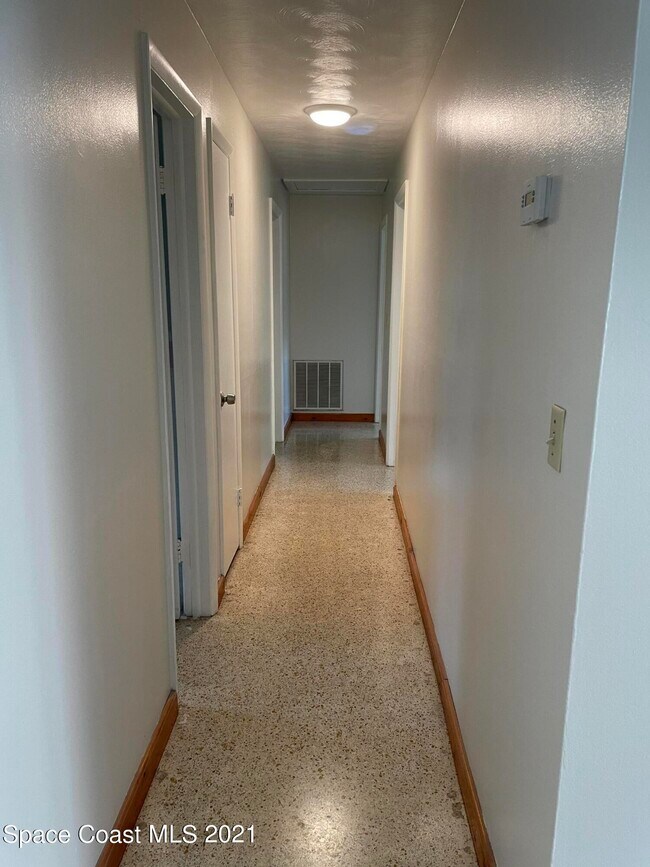 Building Photo - 296 Woodland Dr