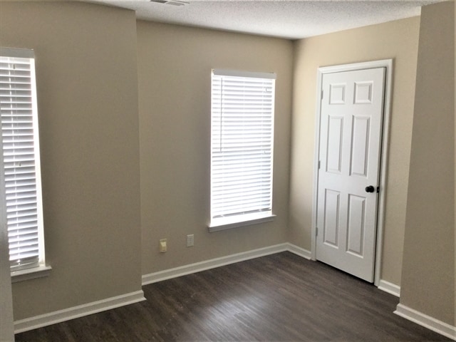 Building Photo - 3008 Secret Garden Ct