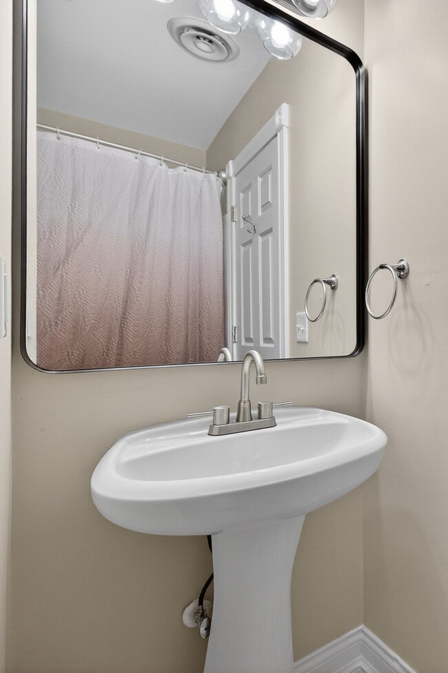 Building Photo - 2151 Fulton Ave