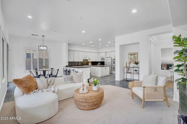 Building Photo - 4756 E Ironhorse Rd