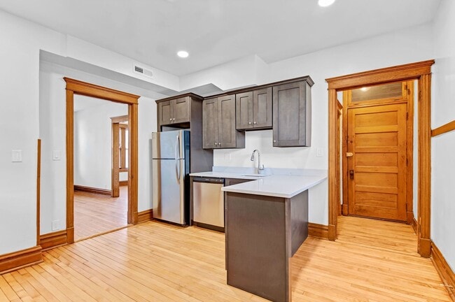 Building Photo - 3806 N Greenview Ave