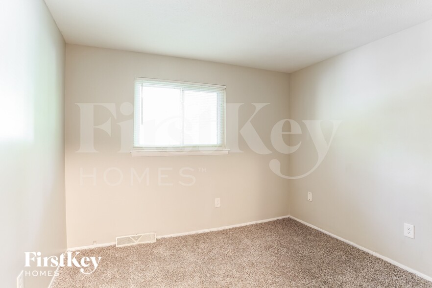 Building Photo - 3003 Falcon Bridge Dr