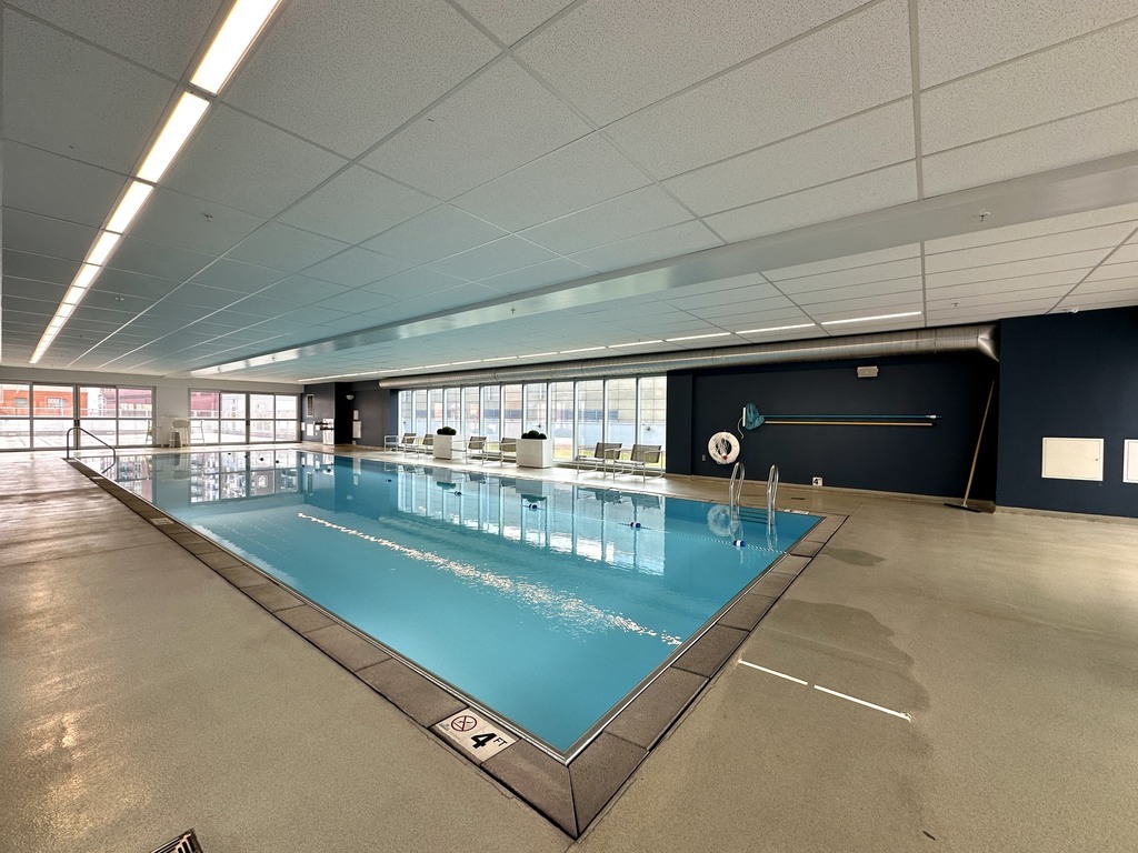 Building Photo - 1000 S Clark St