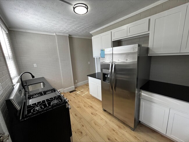 Building Photo - 2745 Steele Ave