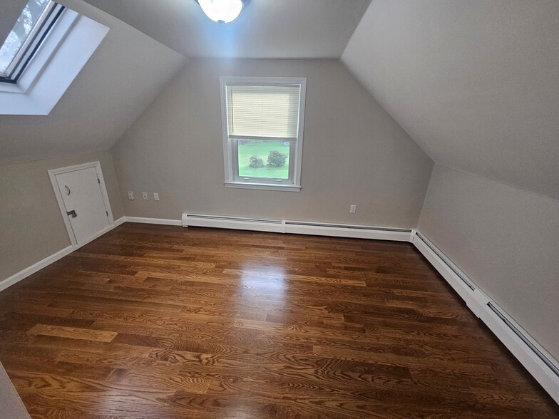 Building Photo - 264 Richards Ave