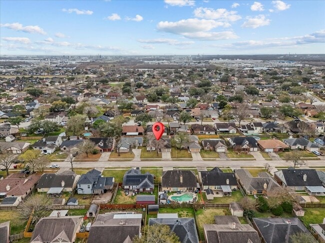 Building Photo - 10912 W Dogwood Dr