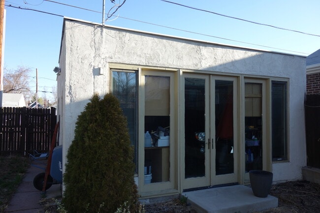 Building Photo - Updated Bungalow in Prime Highland's Location