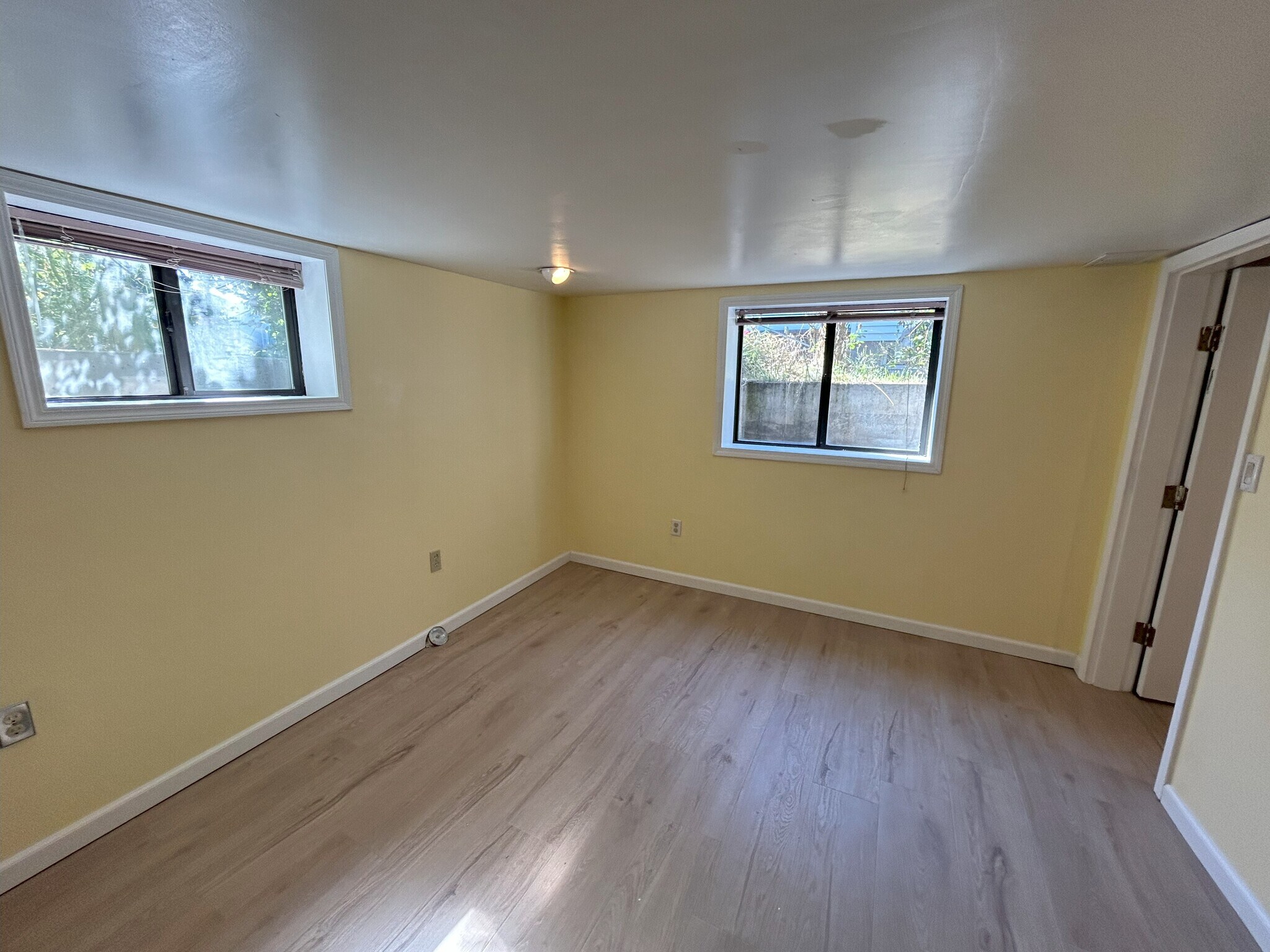 Building Photo - 1727 N Rosa Parks Way