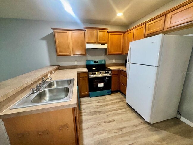 Building Photo - 533 Cresting Oak Cir