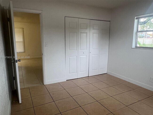 Building Photo - 919 NW 2nd Ave