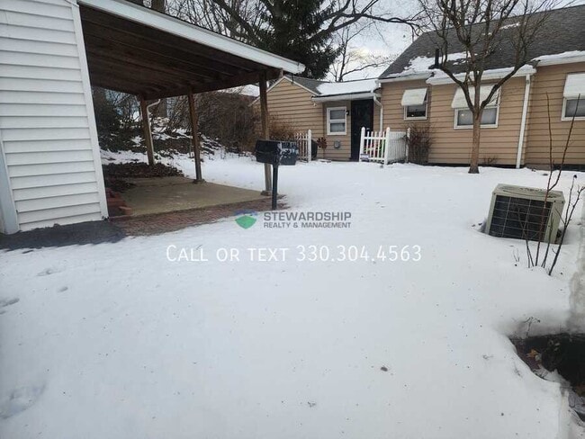 Building Photo - 1327 25th St NE