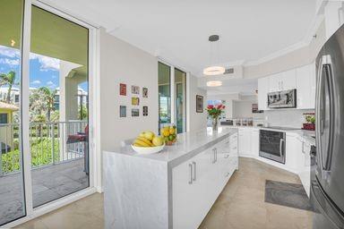 Building Photo - 3700 S Ocean Blvd
