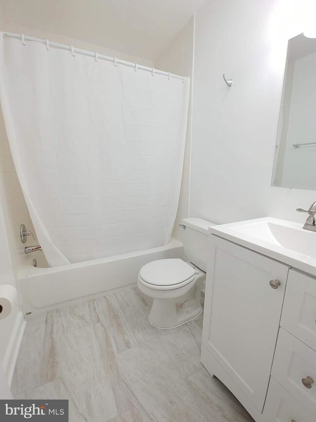 Building Photo - 14404 Golden Oak Ct