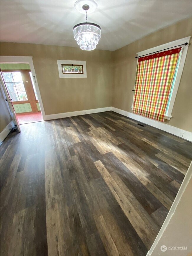 Building Photo - Burwell Duplex