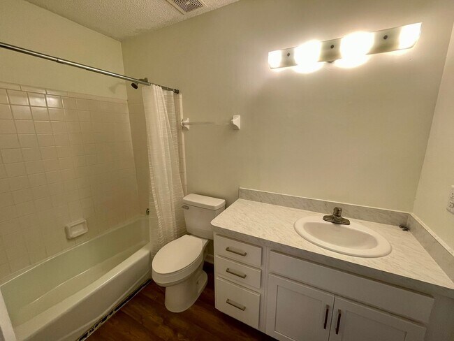 Building Photo - Townhome in Ormond Beach