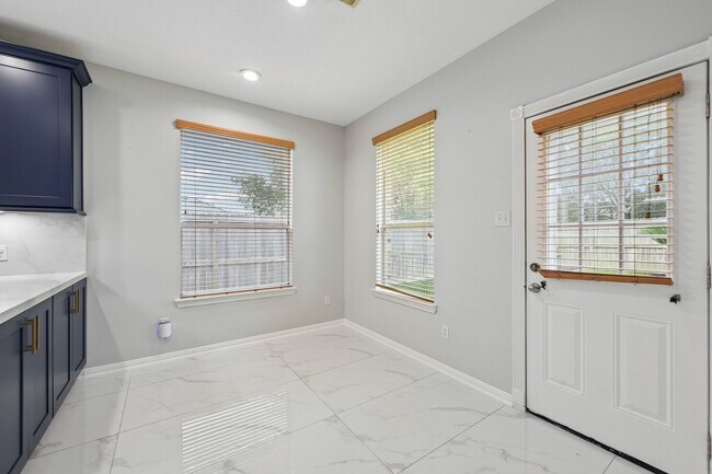 Building Photo - 20903 Ochre Willow Tr