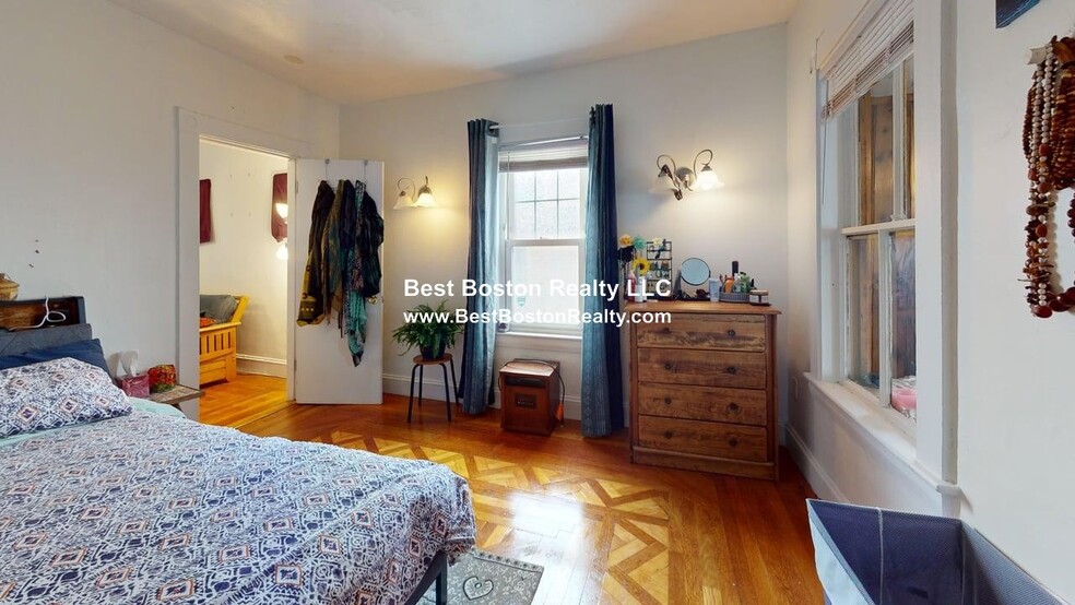 Building Photo - 101 Mills St