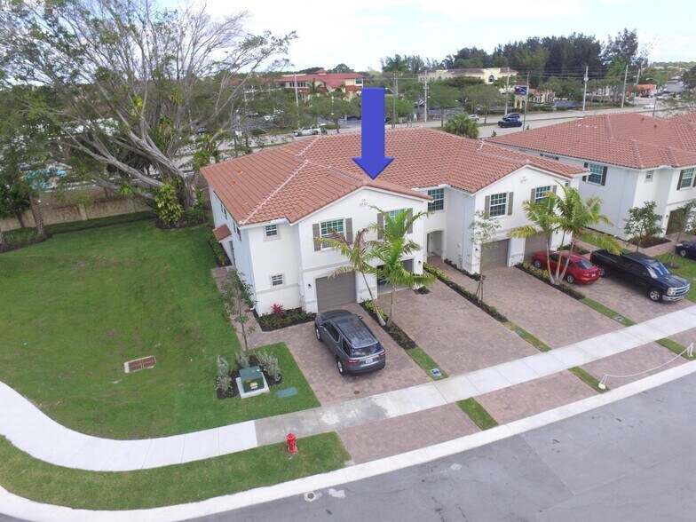 Building Photo - 6907 Broadwater Ln