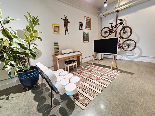 Building Photo - 80 Vine St