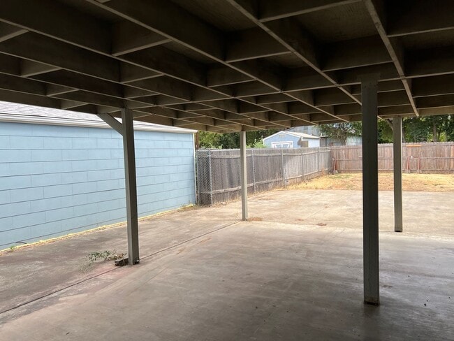 Building Photo - Available now! El Camino & Colfax - 2 bedr...