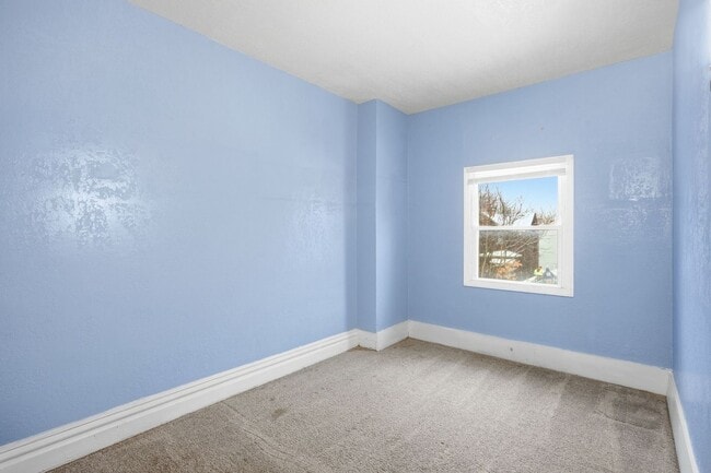 Building Photo - 1114-1118 Sutherland