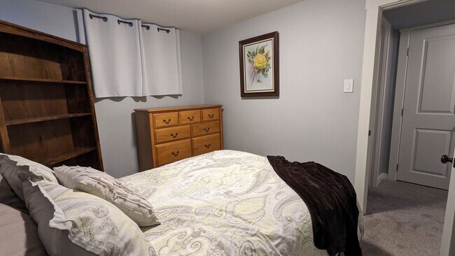 Building Photo - BEAUTIFUL MODERN 3 BED/2 BATH RANCHER IN E...