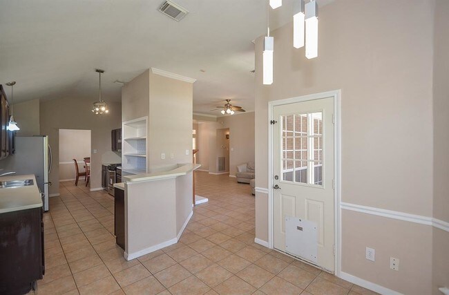 Building Photo - 6327 Drake Elm Dr