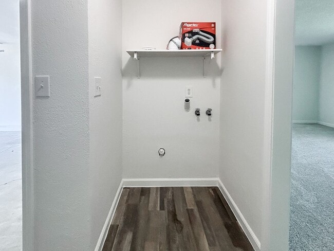 Building Photo - 1488 Warbler Dr SE