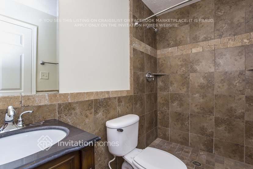 Building Photo - 905 Rafington Dr