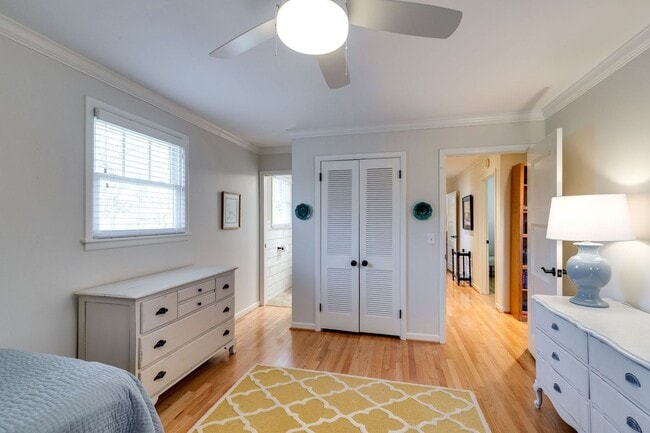 Building Photo - Shy's Hill Road Rental