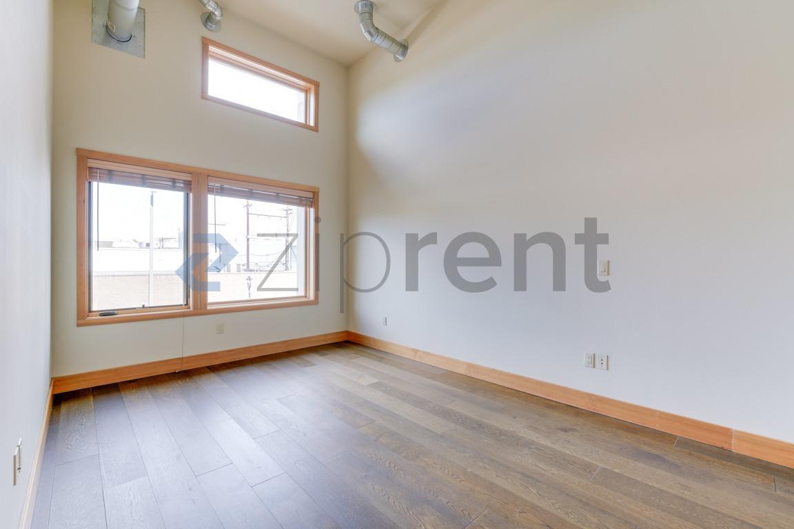 Building Photo - Unit 202