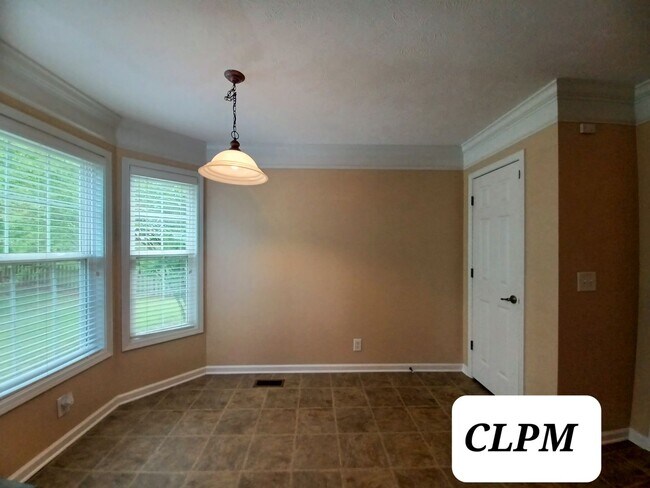 Building Photo - 668 Winding Bluff Way