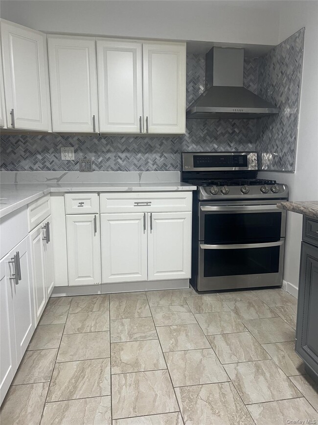 Building Photo - 8 Brevoort Dr