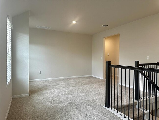 Building Photo - 131 Holzinger Bnd