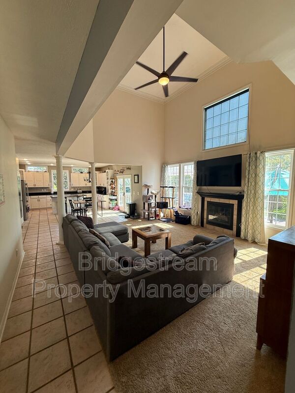 Building Photo - 7425 Pelbrook Farm Dr