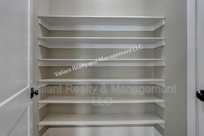 Building Photo - 1228 Willow Ct