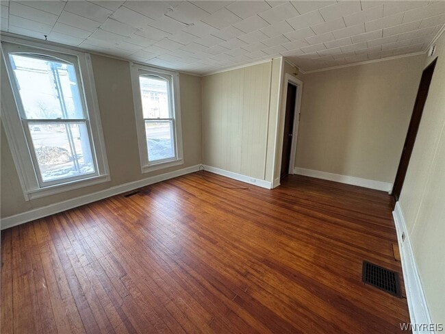 Building Photo - 10761 Main St