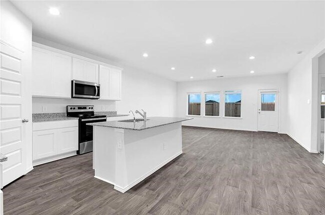 Building Photo - 31134 Delamere Turn trl Trl