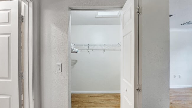 Building Photo - 7938 Jewelwood Dr