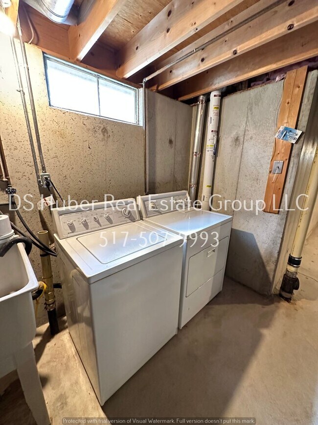 Building Photo - 3501 Sandhurst Dr