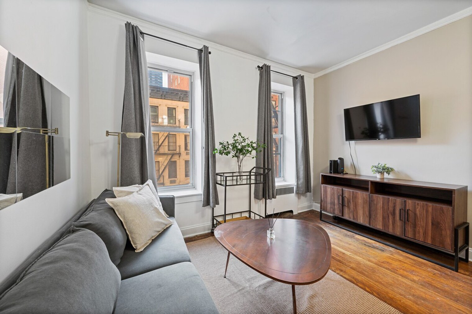 Building Photo - 343 E 51st St