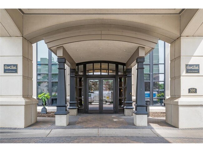 Building Photo - 500 500 E Grant St