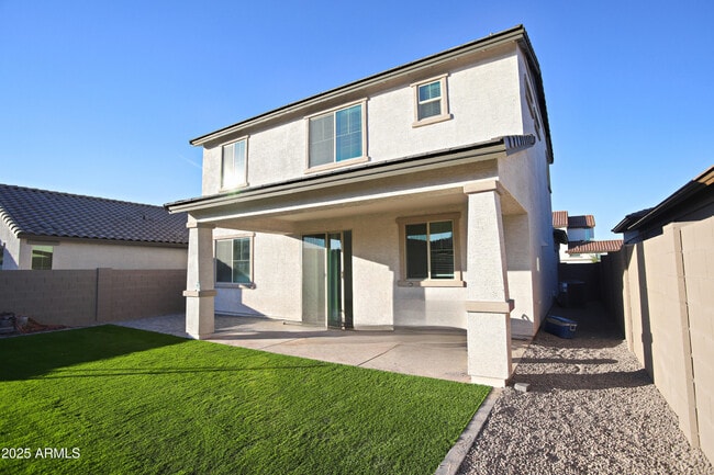 Building Photo - 773 W Lark Dr