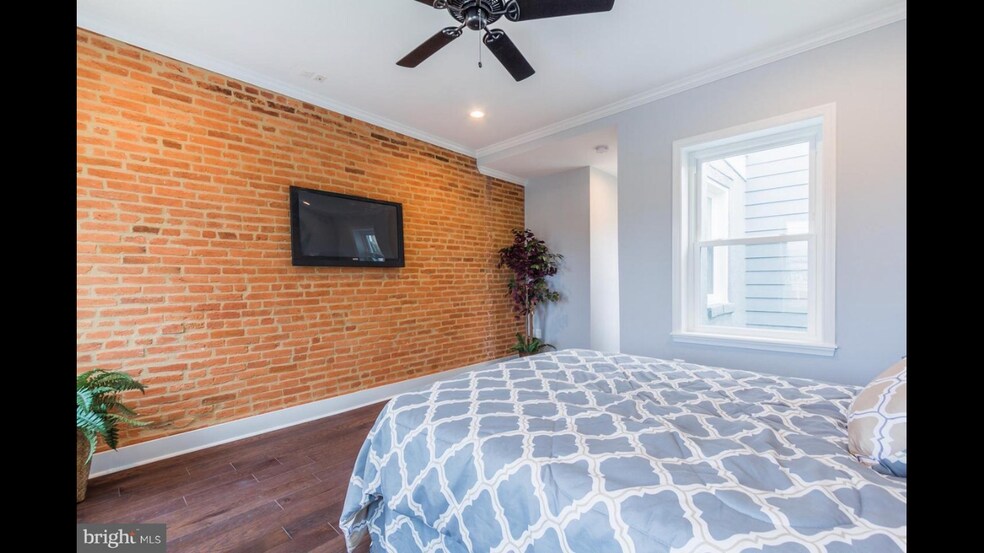 Building Photo - 9 E Fort Ave