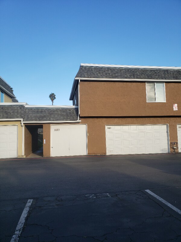 Building Photo - 1123 Madera Ln