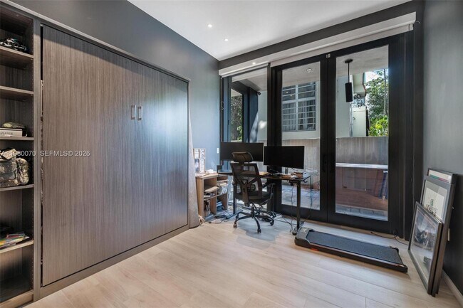 Building Photo - 3156 SW 27th Ave