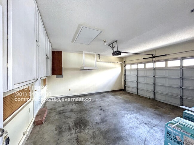 Building Photo - 104 Island Pl