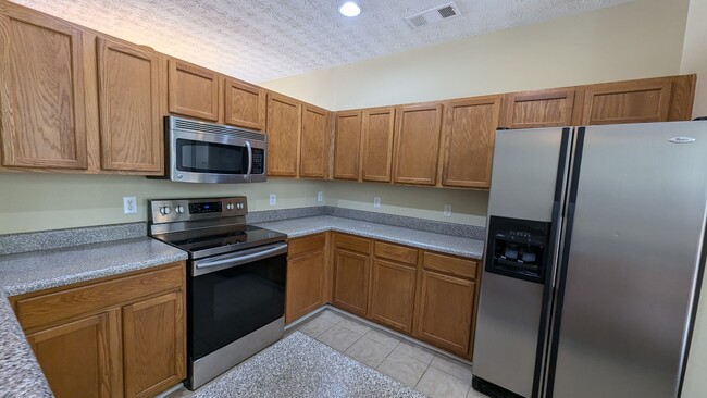 Kitchen - 221 Village Square Dr