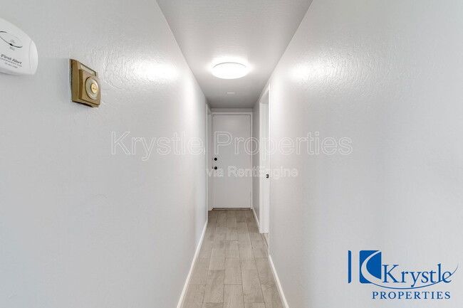 Building Photo - 2009 Florida St