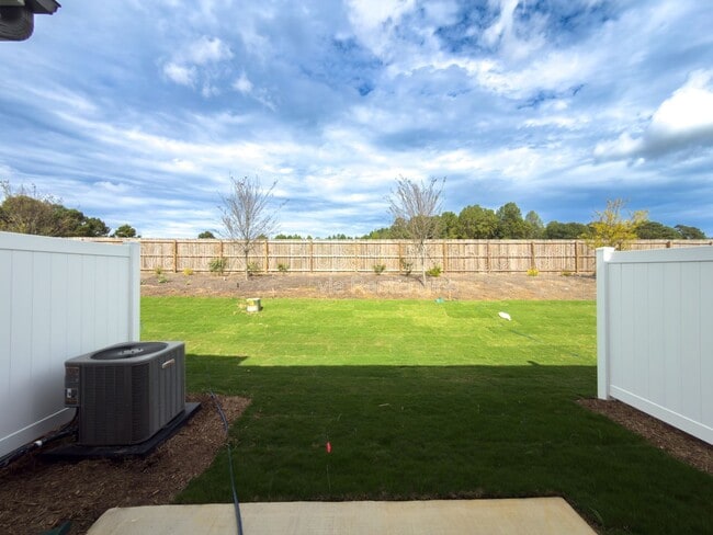 Building Photo - 74 Bloodroot St